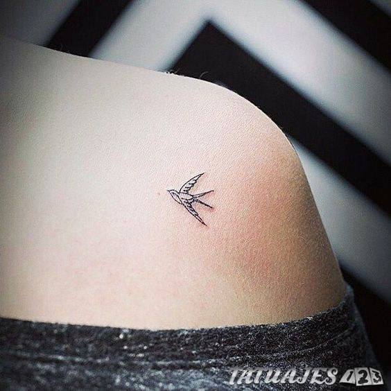 mini tatuaje de pájaro