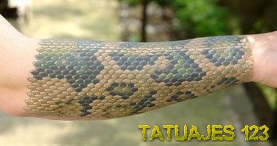 piel de serpiente tattoo