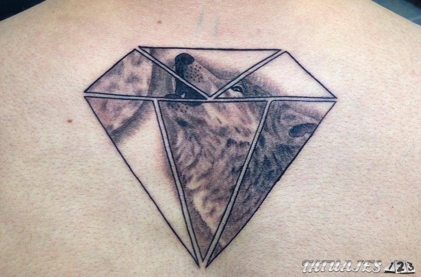 tatuaje diamante geometrico lobo