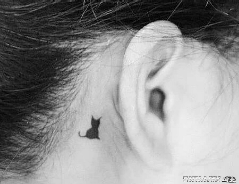 tatuajes mascotas detrás de la oreja