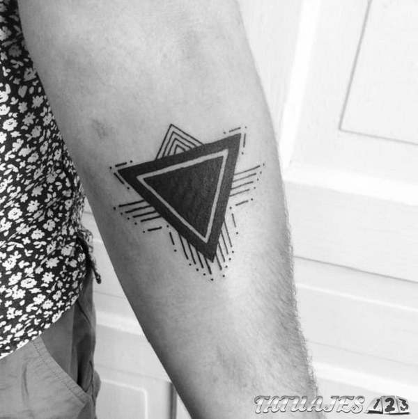 tatuajes minimalistas formas geométricas