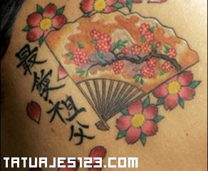 Tatuajes de flores orientales